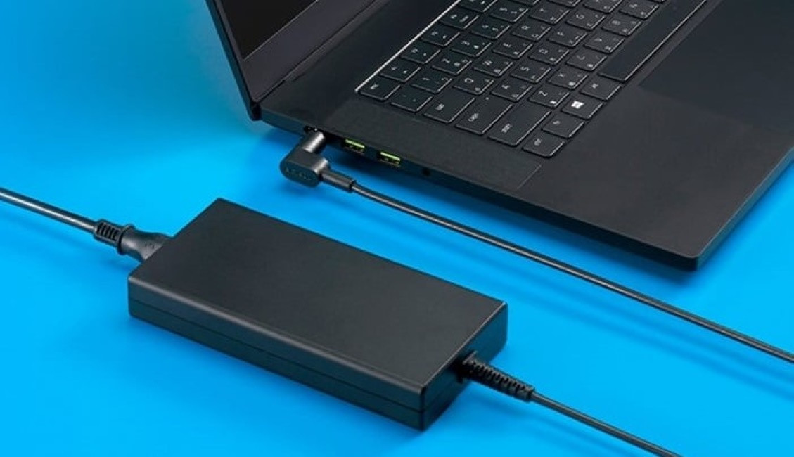 Lebih Dari Sekedar Pengisi Daya! Ini Dia Penjelasan Fungsi Adapter pada Charger Laptop