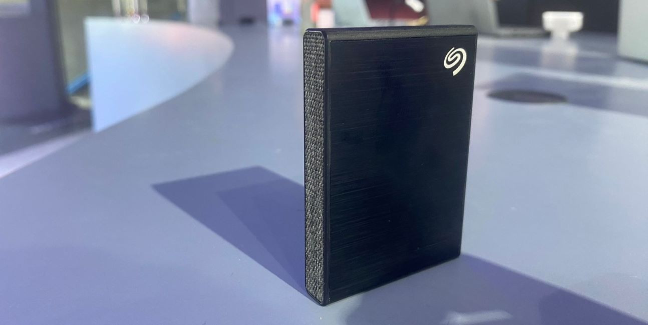 Review Seagate One Touch 1 TB: SSD Eksternal 1 TB yang Kencang, Aman, dan Ringkas