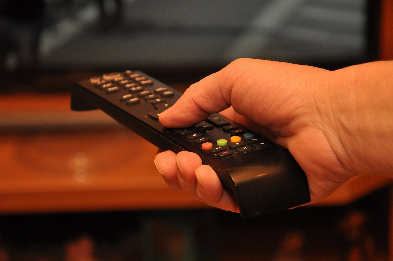 Panduan Lengkap: Cara Menginstal Aplikasi di Smart TV Semua Merek