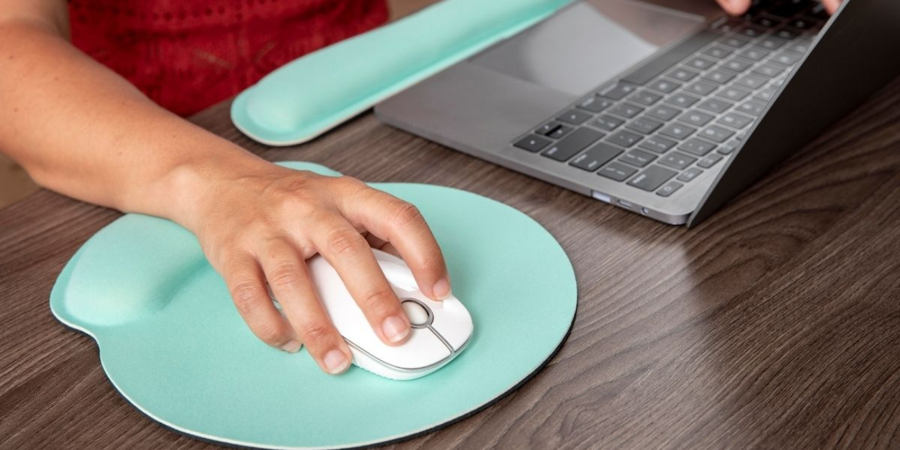 Tips Sederhana Atasi Nyeri Pergelangan Tangan saat Pakai Mouse Seharian, Dijamin Bebas Cedera!