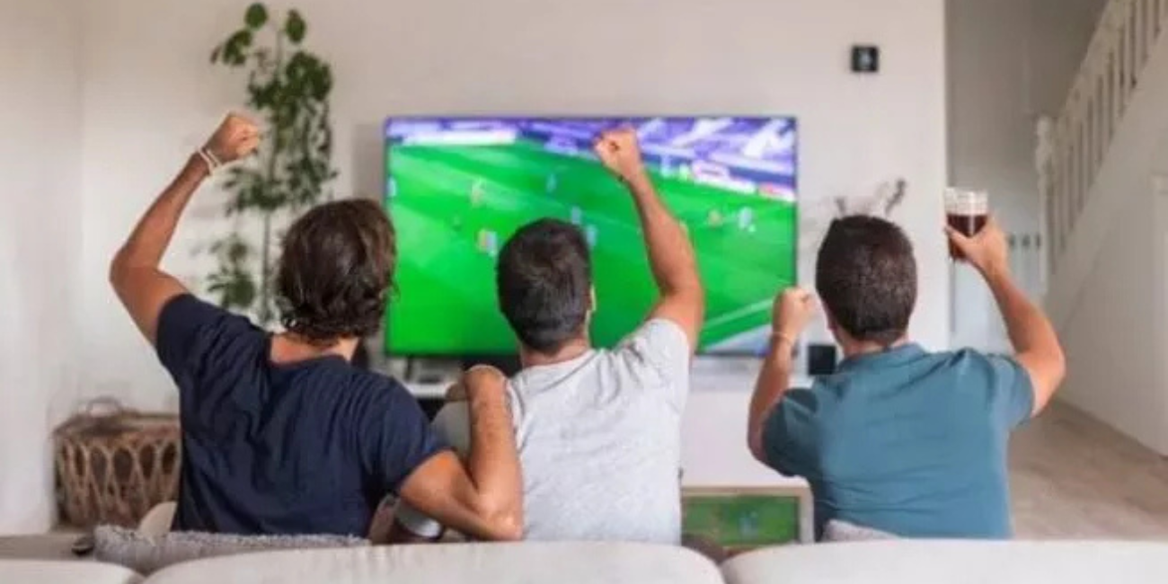Bukan Cuma TV! 5 Perangkat Ini Bikin Nobar Piala Dunia 2026 Terasa di Stadion